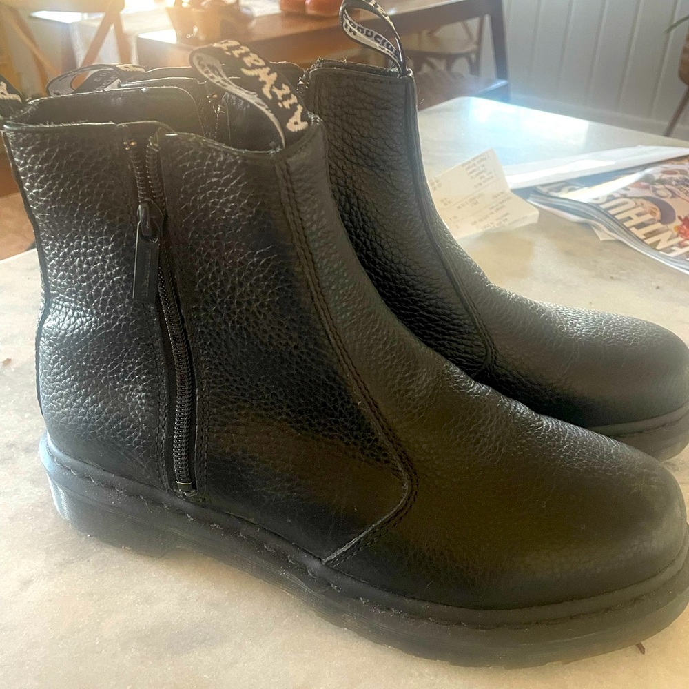 Doc Marten Air walk Chelsea boots